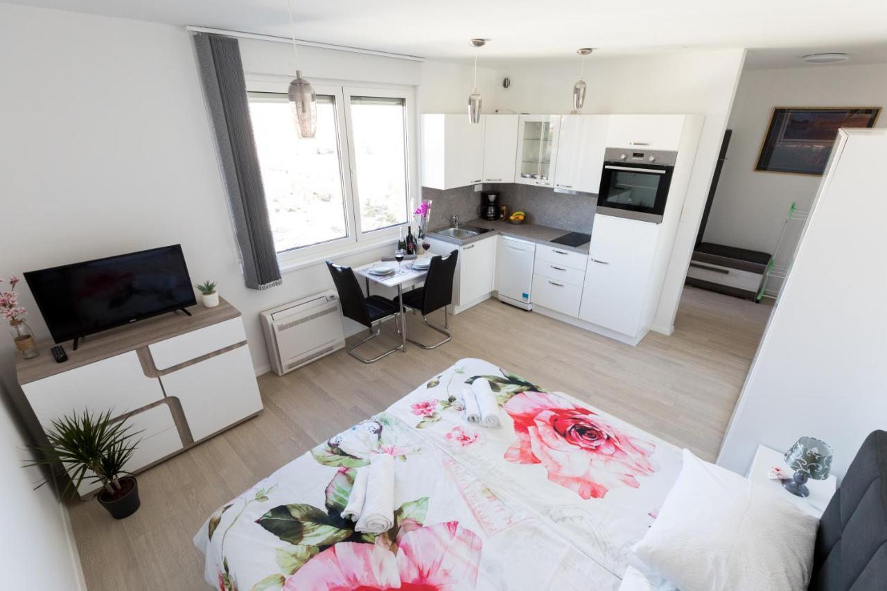 Studio Apartman Moonlight Zadar Extérieur photo